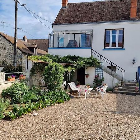 Les Noyers Monestois Entre Cher Et Canal De Berry Mennetou-sur-Cher エクステリア 写真