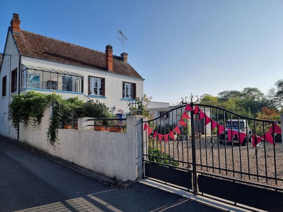 Les Noyers Monestois Entre Cher Et Canal De Berry Mennetou-sur-Cher エクステリア 写真