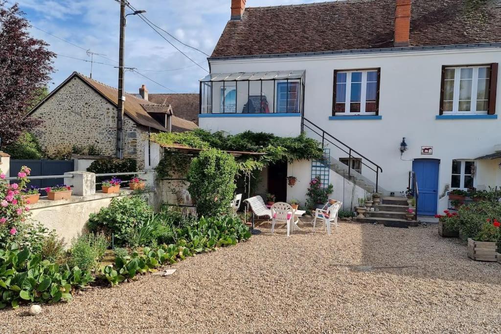 Les Noyers Monestois Entre Cher Et Canal De Berry Mennetou-sur-Cher エクステリア 写真